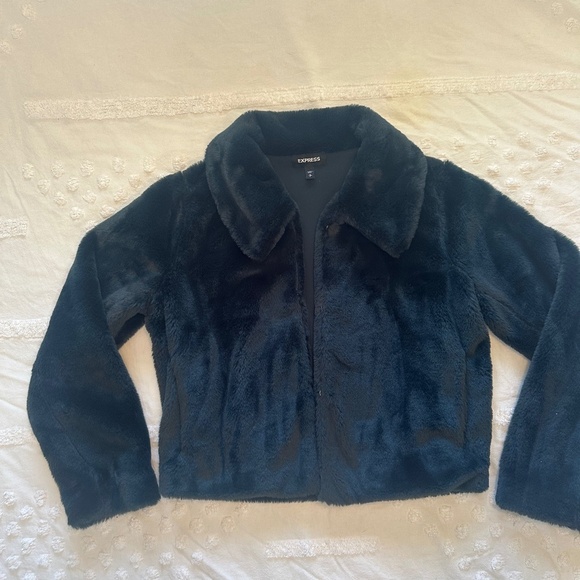 Express Dark Green Faux Fur Jacket ✨ - Picture 2 of 5